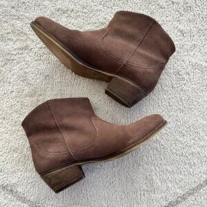 Steve Madden Brown Suede Low-Heel Round Toe Booties Sz 7.5